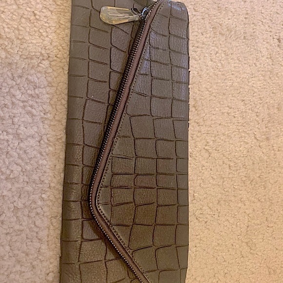NWOT Henri Bendel clutch evening bag - brown suede-like cut out snakeskin - Picture 2 of 6